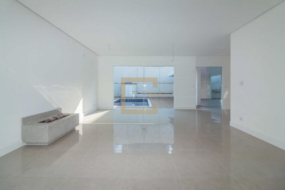 Casa em Condomínio Valville 01 Alphaville