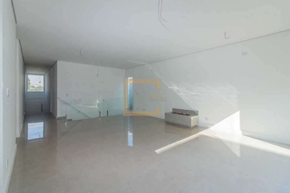 Casa em Condomínio Valville 01 Alphaville