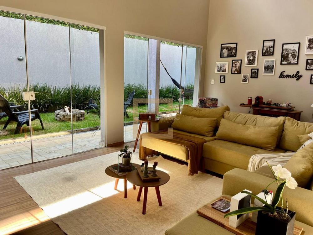 Casa em Condomínio Valville 01 Alphaville