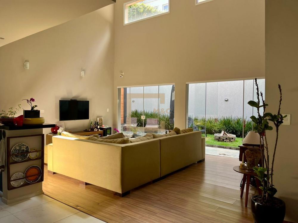 Casa em Condomínio Valville 01 Alphaville