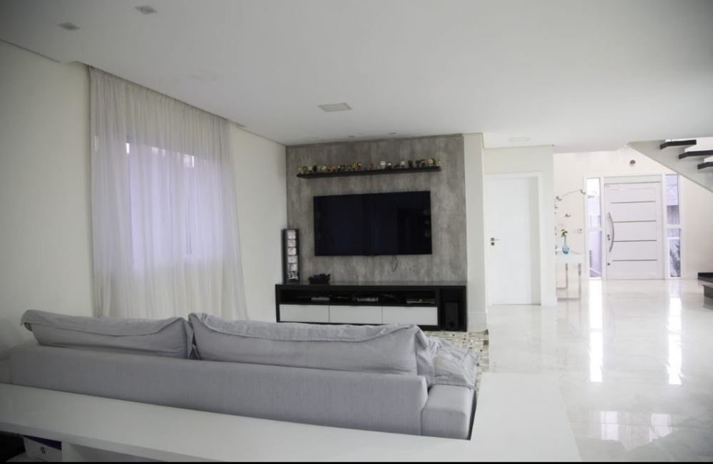 Casa em Condomínio Valville 01 Alphaville