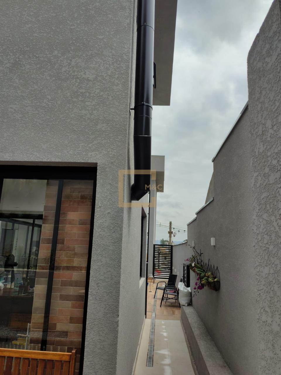 Casa em Condomínio Valville 01  